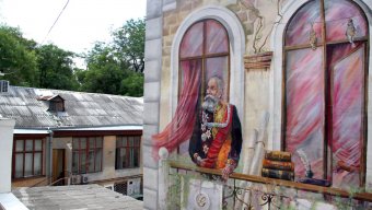Одесские художники завершили работу над самой большой картиной в Украине (фото)