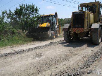 На поселке Шевченко начался ремонт улицы Соляной (фото)