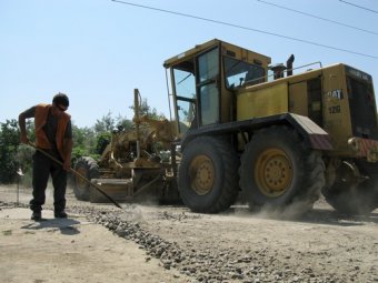 На поселке Шевченко начался ремонт улицы Соляной (фото)