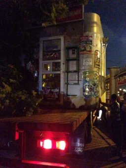 На привокзальной площади наводят порядок