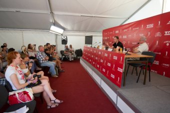 Секцию «Гала-премьеры» 5-го ОМКФ открыл показ картины «Кино про Алексеева»