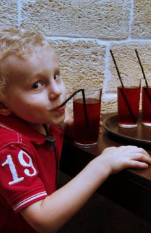 Рисовать могут все: В Одессе прошел художественный мастер-класс для малышей
