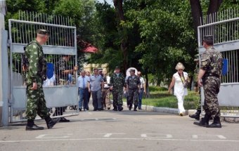 В Болградском районе одесский губернатор пообещал отремонтировать дороги 