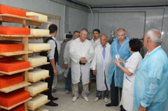 В Болградском районе одесский губернатор пообещал отремонтировать дороги 