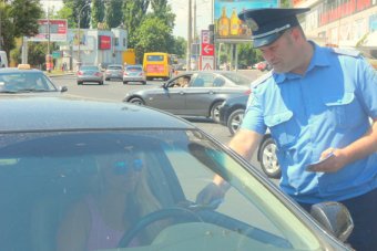 Сотрудники ГАИ и мотобайкеры провели акцию «Не рискуйте жизнью детей!»