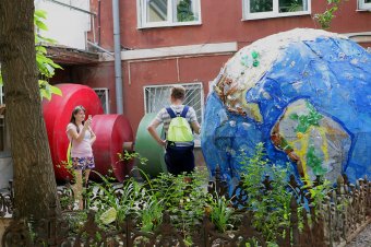 В Одесском дворике открылась выставка детского рисунка (фото)