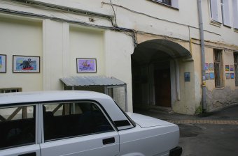 В Одесском дворике открылась выставка детского рисунка (фото)