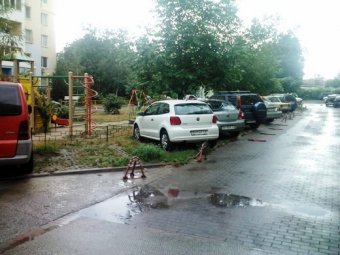 Незаконно установленные в одесских дворах юнипаркеры демонтируют