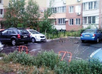 Незаконно установленные в одесских дворах юнипаркеры демонтируют