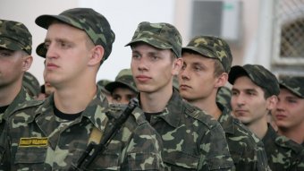 Курсанты принимают присягу 