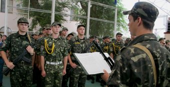 Курсанты принимают присягу 