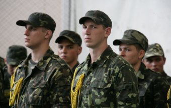 Курсанты принимают присягу 