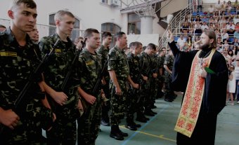 Курсанты принимают присягу 