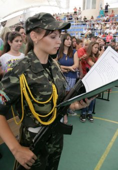 Курсанты принимают присягу 