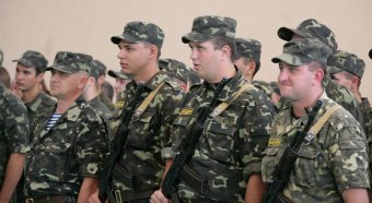 Курсанты принимают присягу 