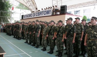 Курсанты принимают присягу 
