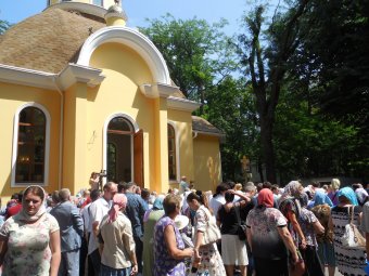 Митрополит Агафангел освятил храм на территории горбольницы № 3 (фото)