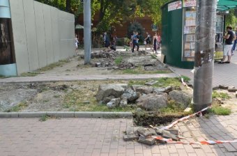 Власти Одессы продолжают благоустраивать Привокзальную площадь (фото)