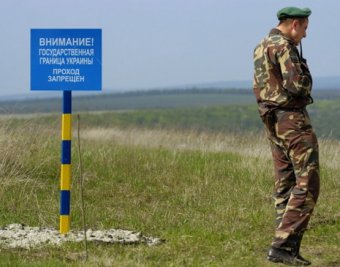 Погоня на границе: Нетрезвый водитель на микроавтобусе пытался скрыться от пограничников