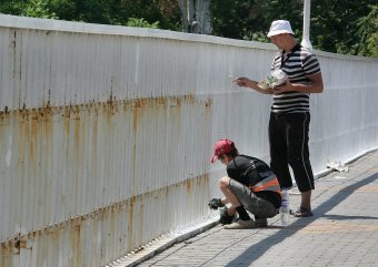 На Тёщином мосту пахнет краской