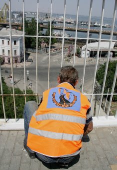 На Тёщином мосту пахнет краской