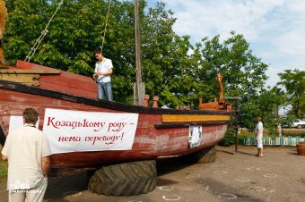 Епископ Аркадий благословил казачество