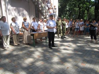 Одесские школьники несут Почетную Вахту Памяти на Аллее Славы