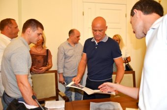 Геннадий Труханов провел встречу в мэрии с представителями ЕвроМайдана (фото)