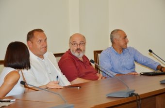 Геннадий Труханов провел встречу в мэрии с представителями ЕвроМайдана (фото)