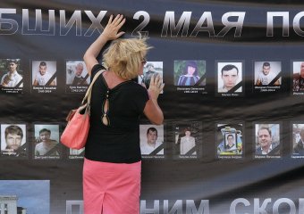 На Куликовом поле запустили в небо траурные шары (фото)
