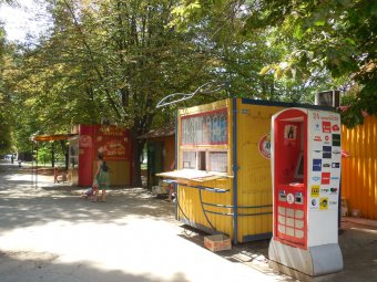 Улицу Ицхака Рабина заполонили наливайки