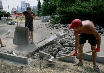 Благоустройство парка Победы завершится ко Дню города (фото)