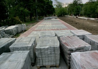 Благоустройство парка Победы завершится ко Дню города (фото)