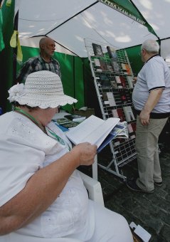 В Одессе проходит Международная книжная выставка-ярмарка «Зленая волна» (фото)