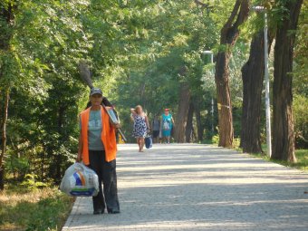 В парках Одессы прошли субботники