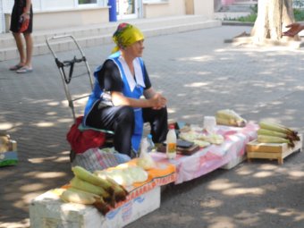 На Генерала Петрова развернулась стихийная торговля