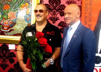 Геннадий Труханов посетил выставку картин Юрия Горбачева