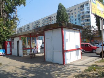 Жители Киевского района требуют снести «наливайки»