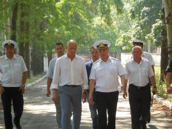 Геннадий Труханов проинспектировал новое здание Военно-морского лицея