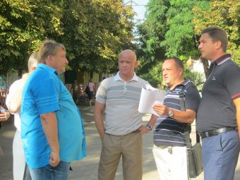 Геннадий Труханов проинспектировал площадь Независимости: Благоустройство ведется за внебюджетные деньги