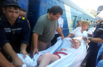 Одесские спасатели ежедневно встречают и оказывают помощь сотням жителям Востока Украины 