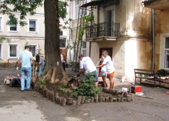 Члены Команды развития Одессы завершили работы по благоустройству территории  одесской школы №75 (фото)