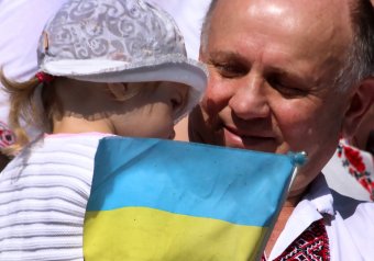 23-метровый украинский флаг развернули одесситы над Потемкинской лестницей