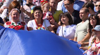 23-метровый украинский флаг развернули одесситы над Потемкинской лестницей