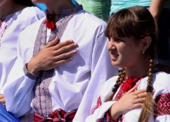 23-метровый украинский флаг развернули одесситы над Потемкинской лестницей