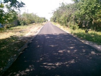 В Одессе на поселке Шевченко продолжается капремонт дорожного покрытия (фото)