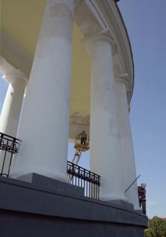 К 220-летию Одессы отреставрируют колоннаду (фото)