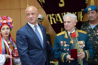 Геннадий Труханов поздравил ветеранов с годовщиной освобождения Одесской области