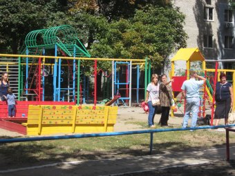 «Одесский дворик»: Благоустроен двор на Генерала Петрова, 50 (фото)