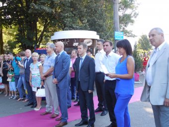 Ко Дню города в парке Горького открылась обновлённая аллея